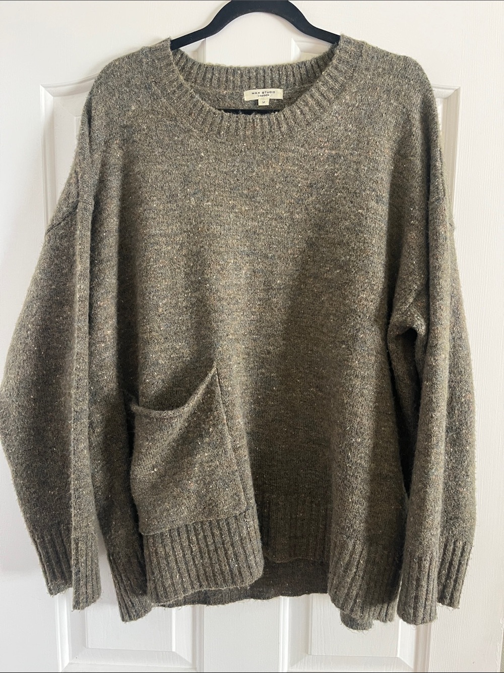 Max Studio Olive Green Heather Crewneck Sweater with Front Pocket